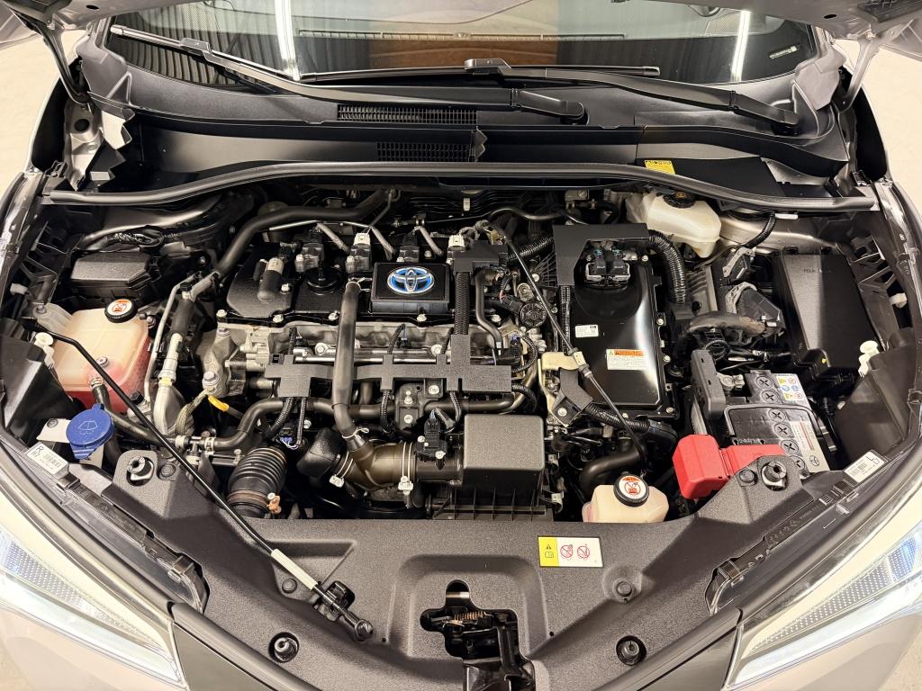 Toyota C-hr 1.8 hybrid bi-tone plus