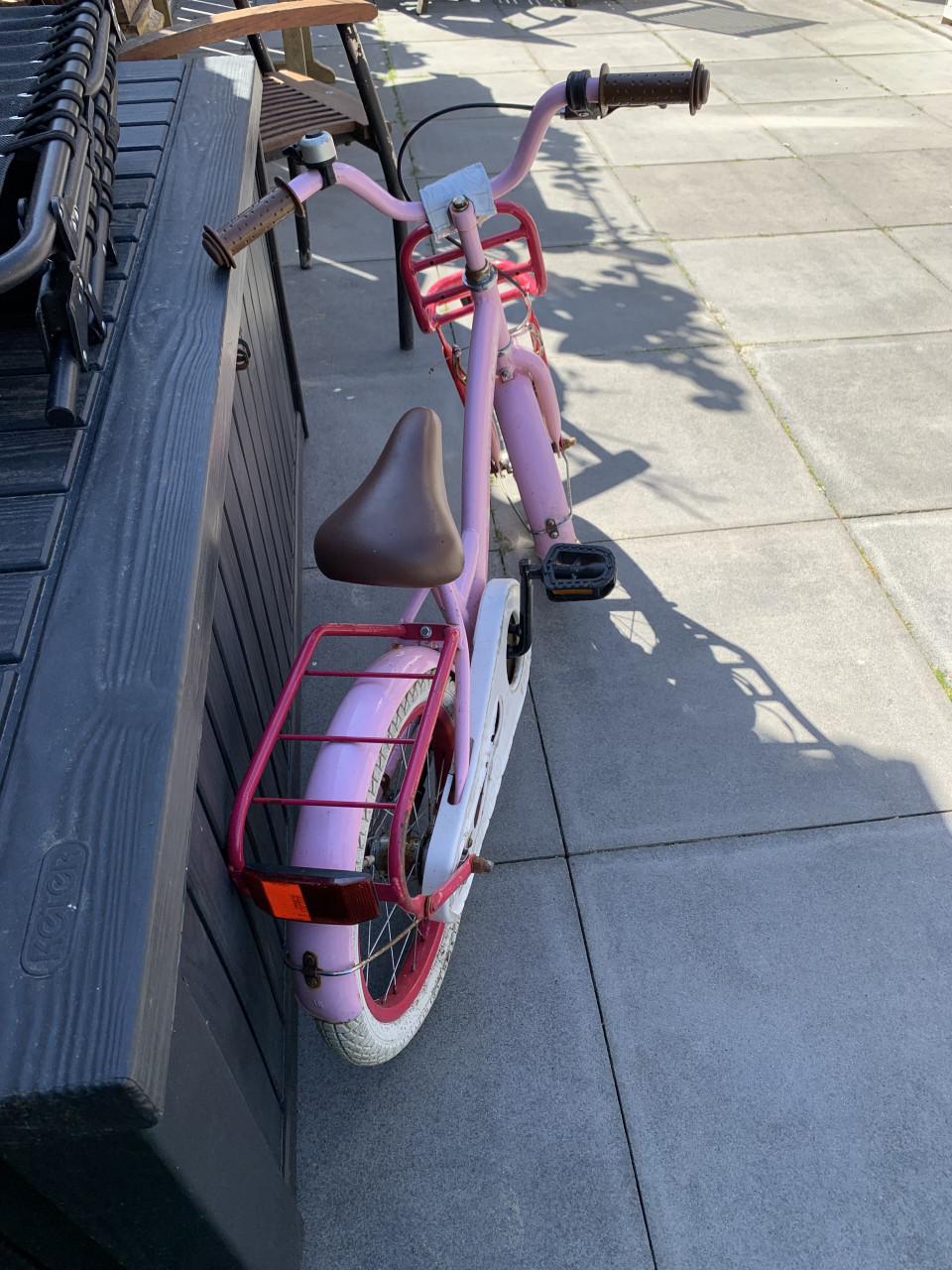 Leuke roze Amigo kinderfiets van 16 inch,