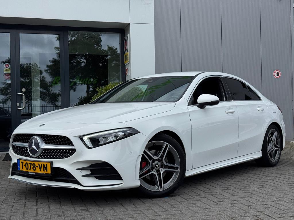 Mercedes-Benz A-Klasse 200 amg edition premium plus * camera * carplay * 18