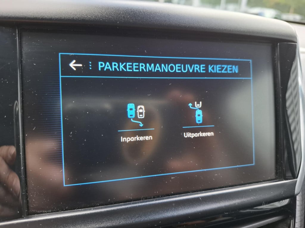Peugeot 208 1.2 tech edition 110 eat6 automaat nav/clim/cam/lm