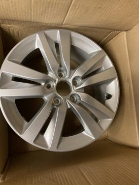 Nieuwe 16 inch Peugeot LM velgen