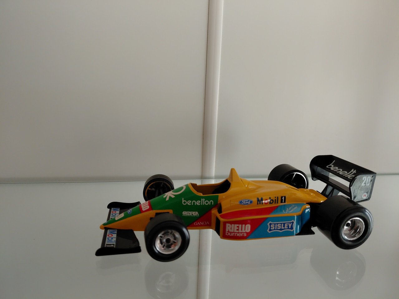 Formule 1auto's  Burago schaal 1:24 6 stuks