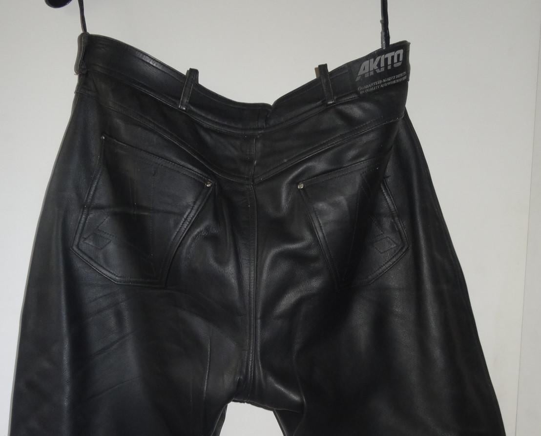 3 leren motor broeken, maat 40.