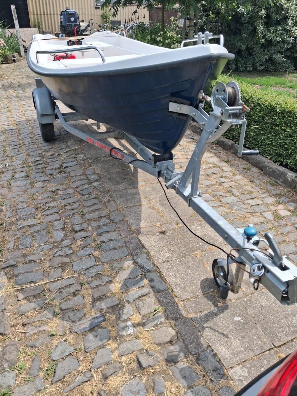 Motorboot