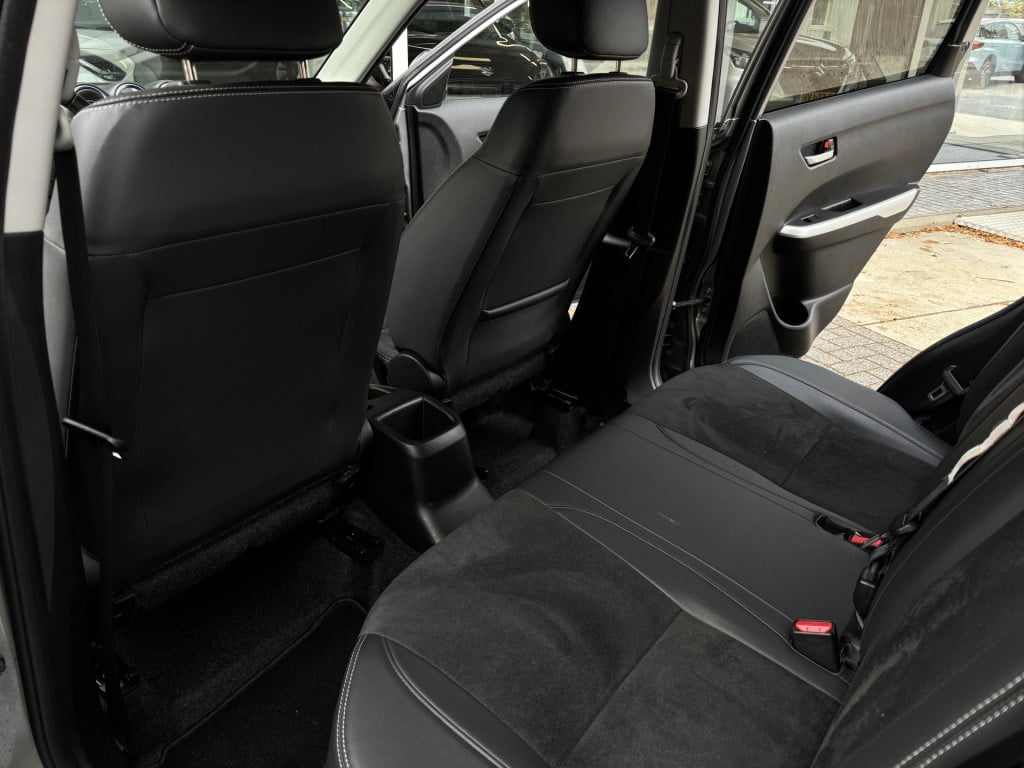 Suzuki Vitara automaat 1.6 high executive/ trekhaak