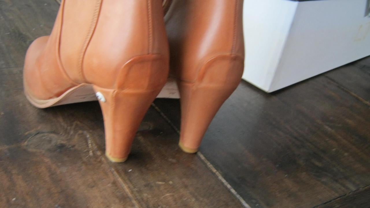 NIEUW LAARZEN MAAT 38 VOOR 50 EURO