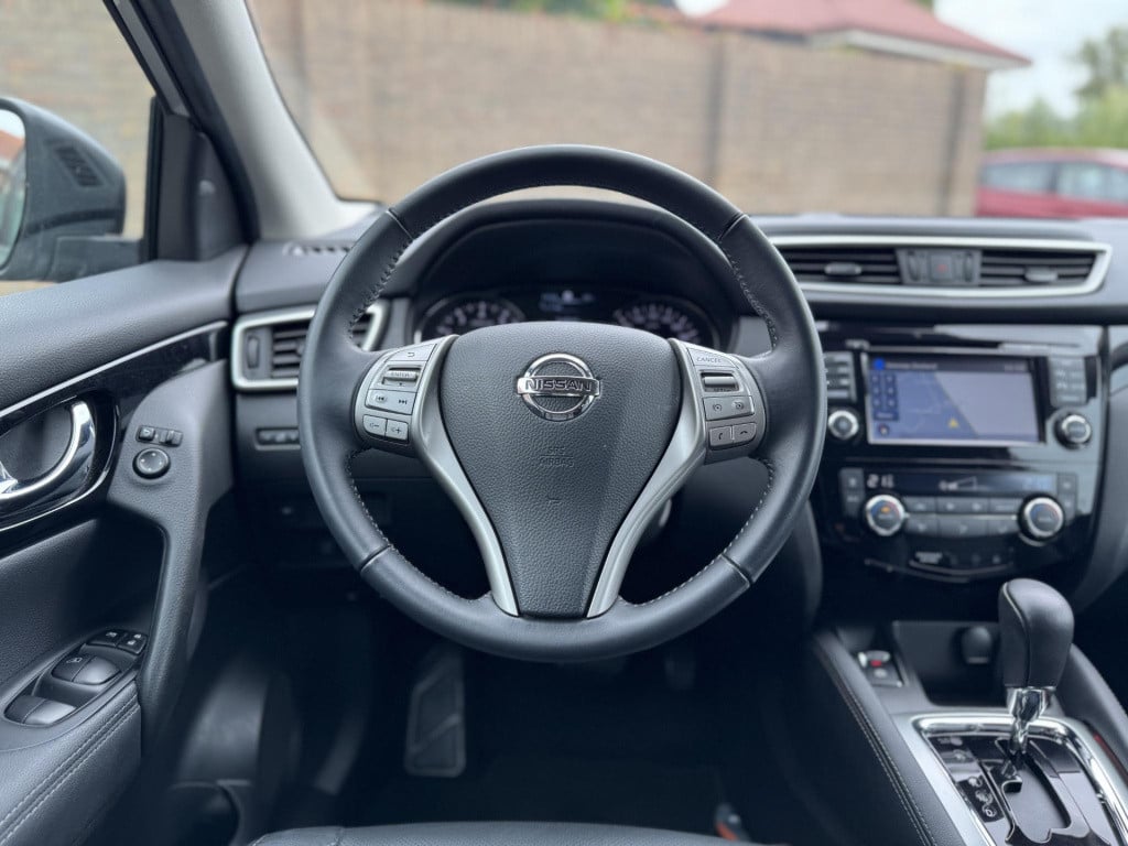 Nissan Qashqai 1.2 tekna automaat + lage km-stand! | panoramadak | navigati