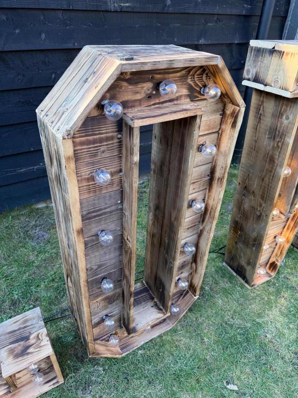 Handmade houten love lichtletters XL verhuur/verkoop