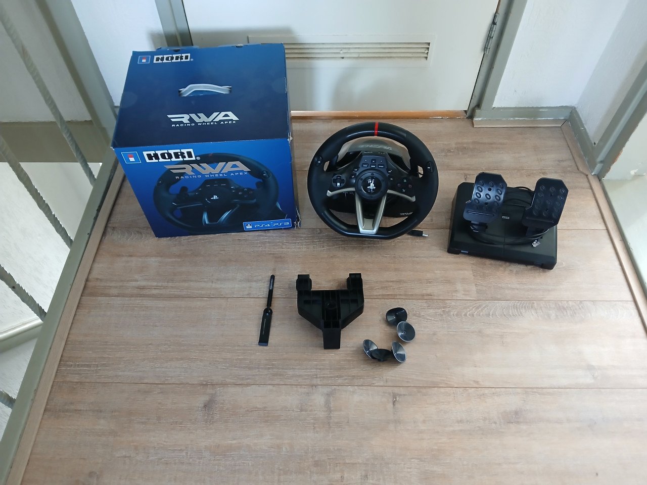 Hori racing wheel apex ps4
