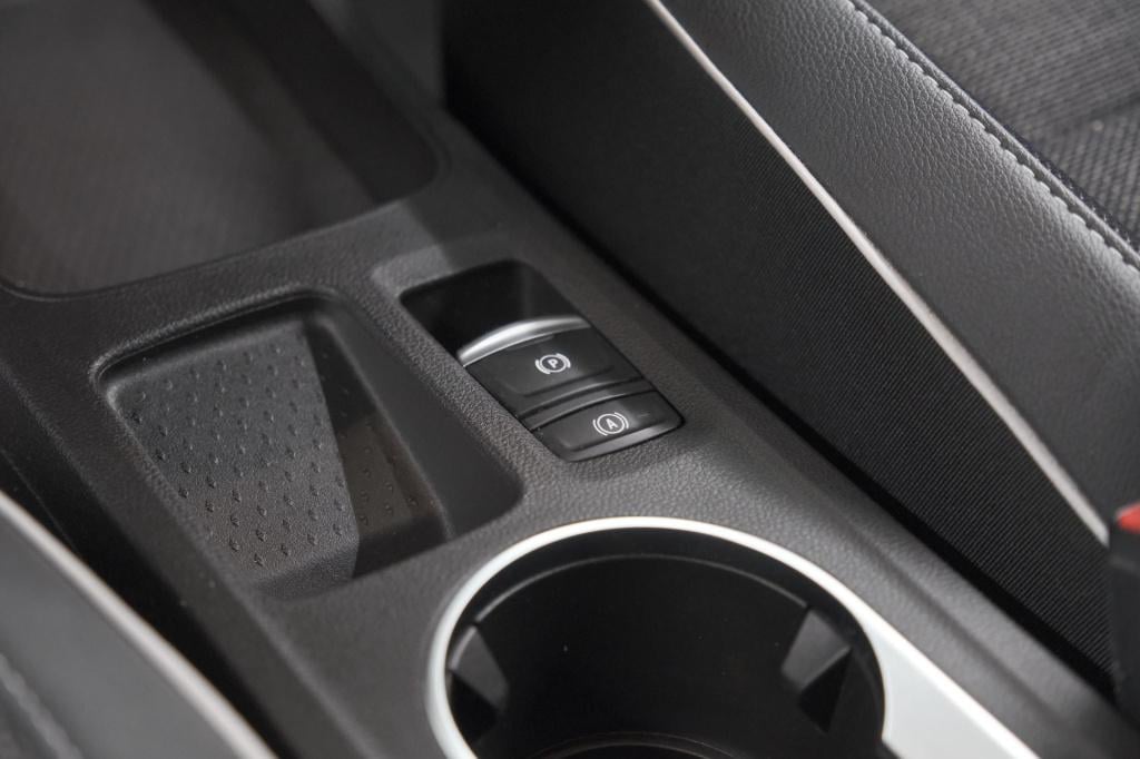 Renault Captur tce 130 edc intens | trekhaak | adaptieve cruise control | c