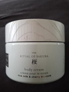 Rituals bodycreme sakura