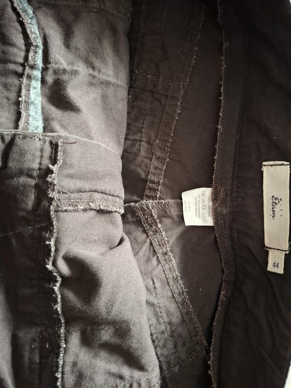 Miss Etam broek extra zakken en leuke details. Bruin. Maat 44