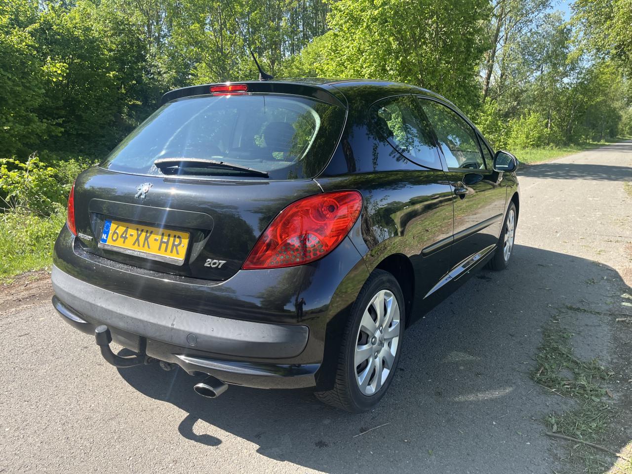 Peugeot 207 uit 2007 benzine 1.6 NIEUWE APK!