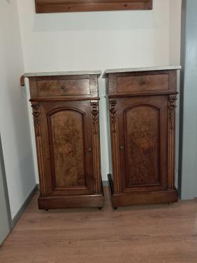 Twee prachtige mahonie nachtkastje