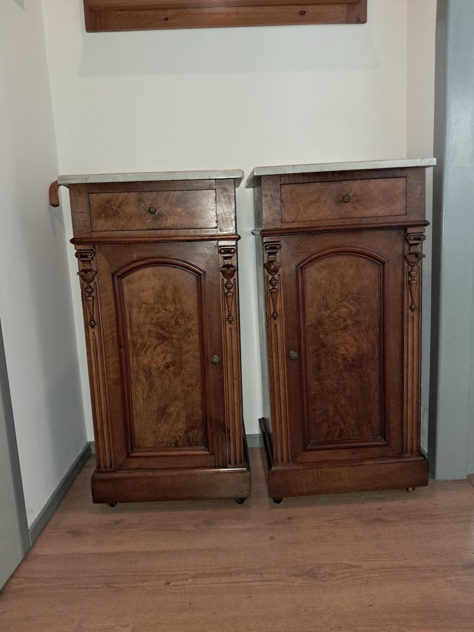 Twee prachtige mahonie nachtkastje