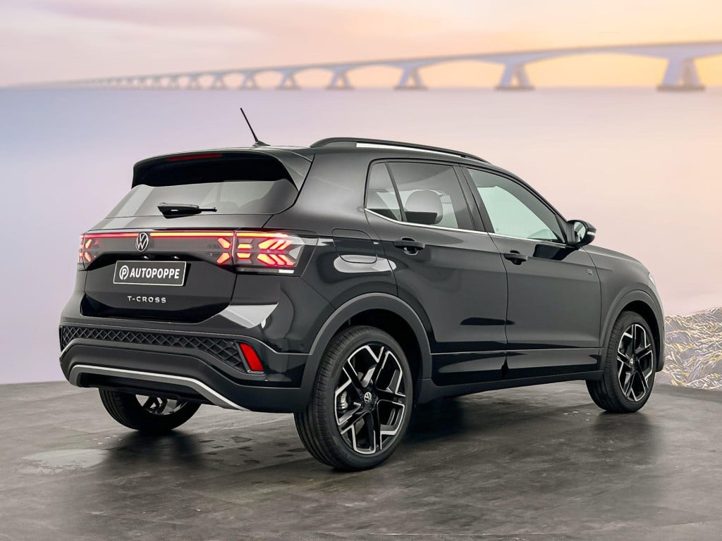 Volkswagen T-cross r-line-edition 1.5 110 kw / 150 pk tsi suv 7 versn