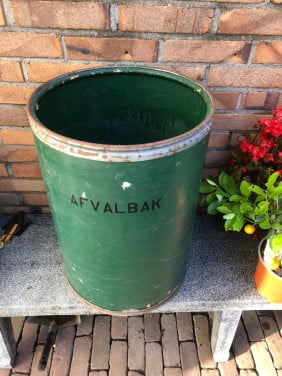 Groene afval bak.