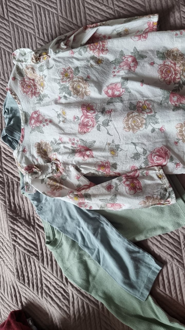 Groot kledingpakket meisje(maat 92/98/104)