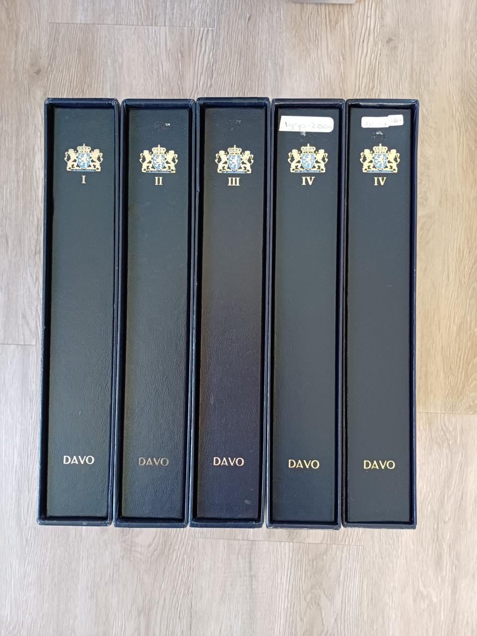 Davo Nederland luxe postzegelalbum met cassette deel I-II-III-IV-V