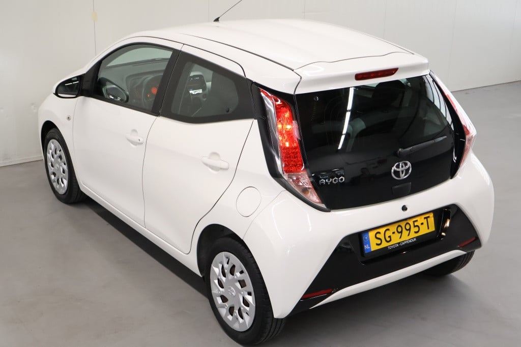 Toyota Aygo 1.0 vvt-i x-nav