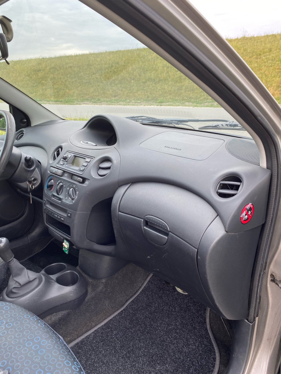 Toyota Yaris 1.0 16V Vvti 3DR 2004 Grijs