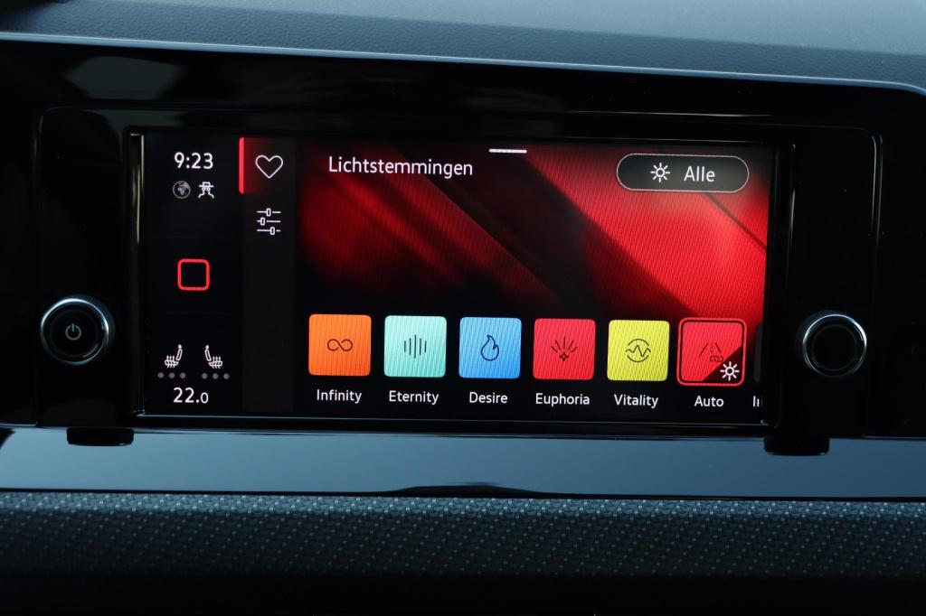 Volkswagen Golf 1.5 etsi r-line 130pk dsg7