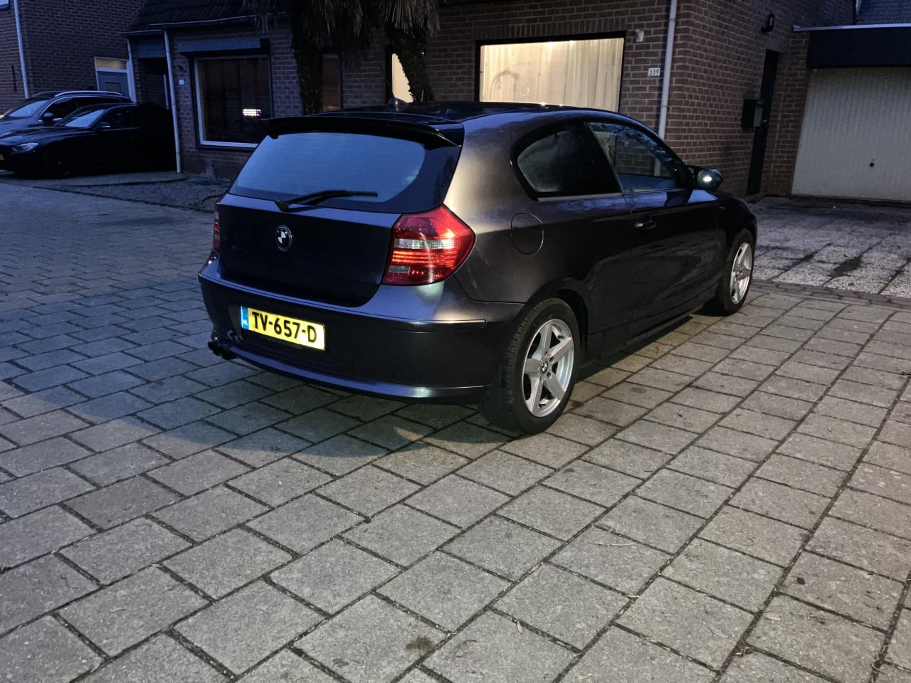 BMW 1-Serie 2.0 118I 3DR 2007 Grijs