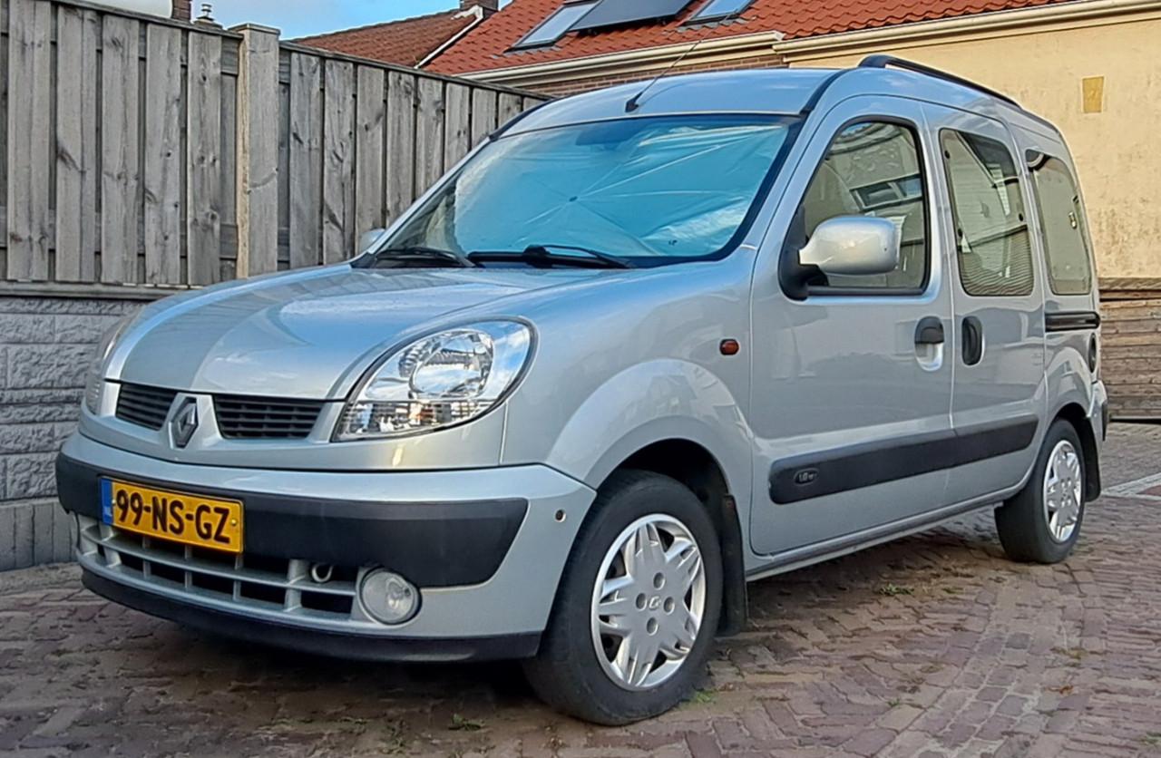 Renault Kangoo 1.6 16V 70KW 2004 Grijs € 2400