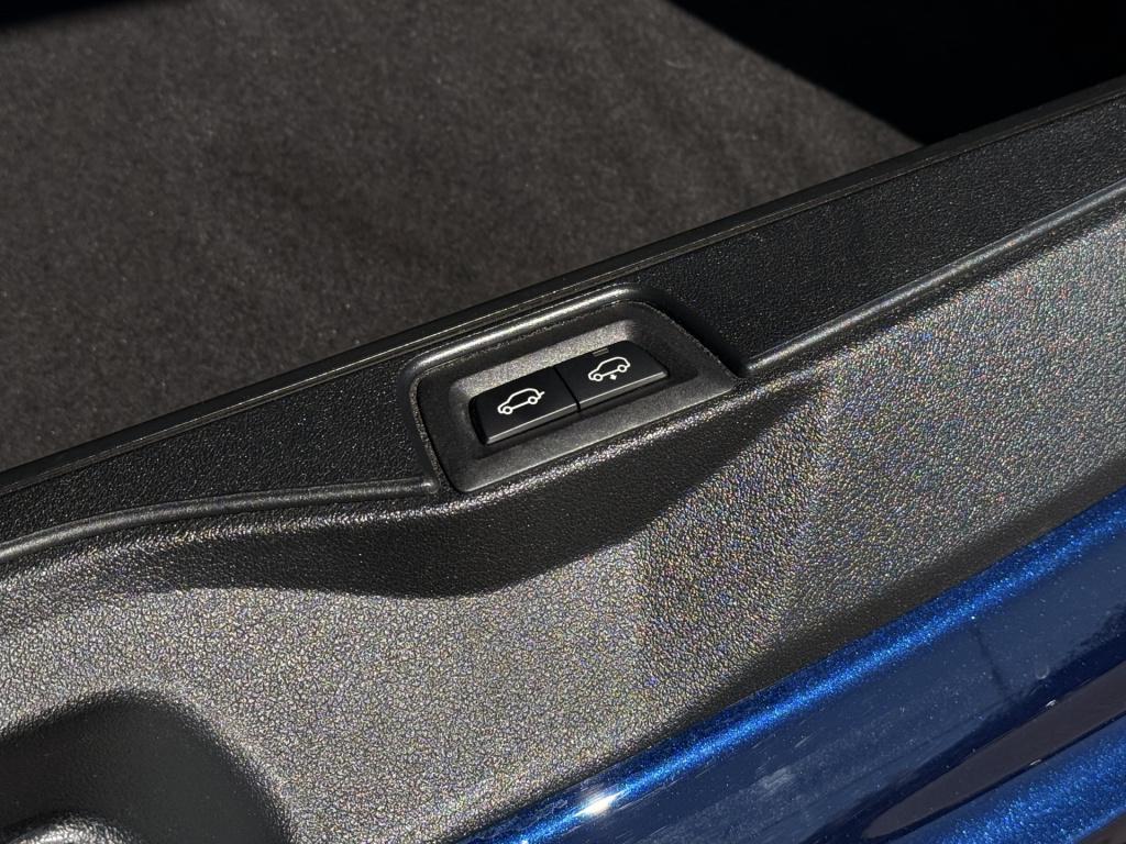 BMW X5 xdrive45e m-sport individual | b&o | sky lounge | luchtvering | mass