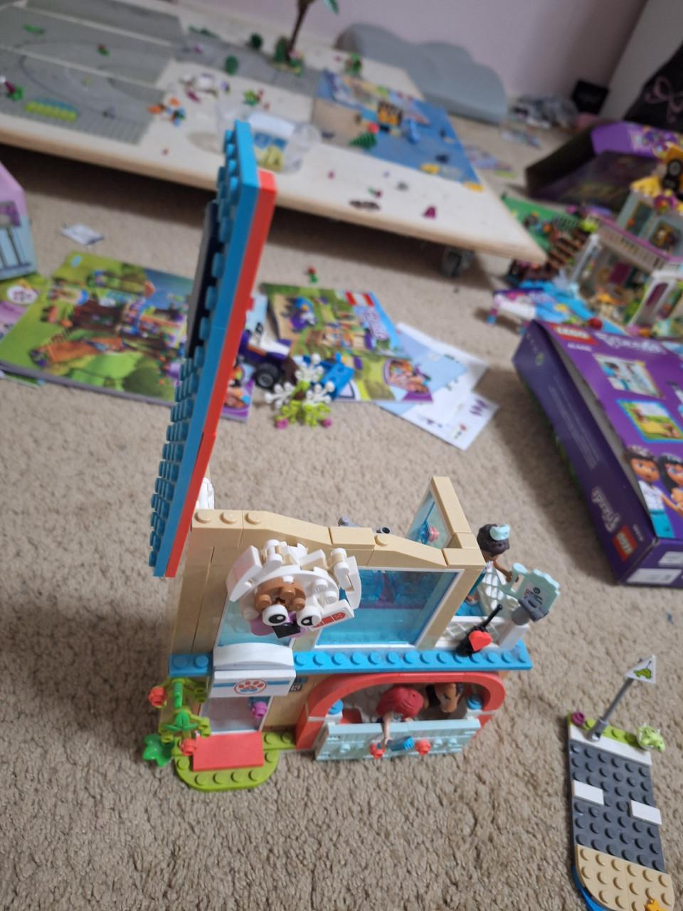 Lego Friends 41446, Heartlake City dierenkliniek, Leeftijd 6+