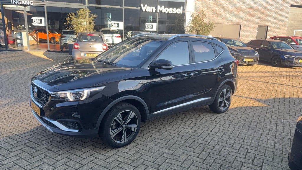 MG Zs-ev mg luxury 45 kwh