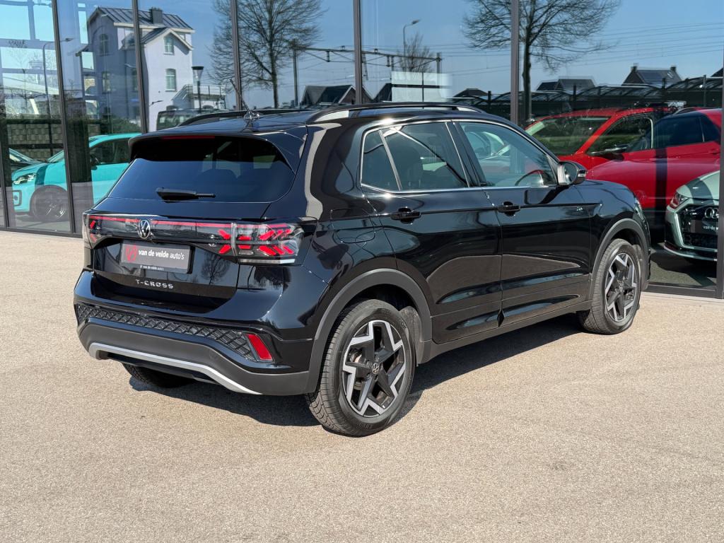 Volkswagen T-cross 1.5 tsi 150pk dsg r-line | camera | trekhaak | navi | iq
