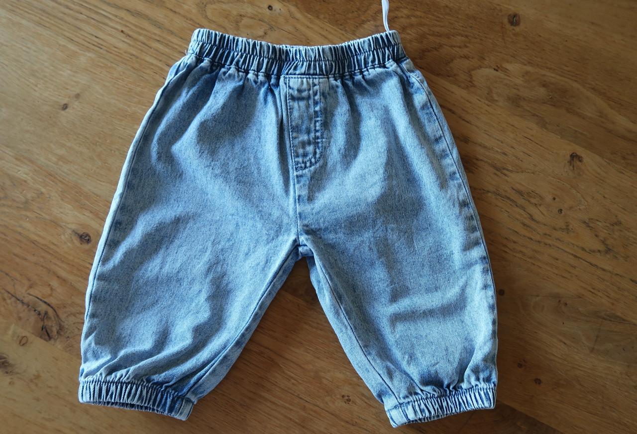 Babykleding in spijkerstof/denim €2,50 per stuk, alles zo goed als nieuw!