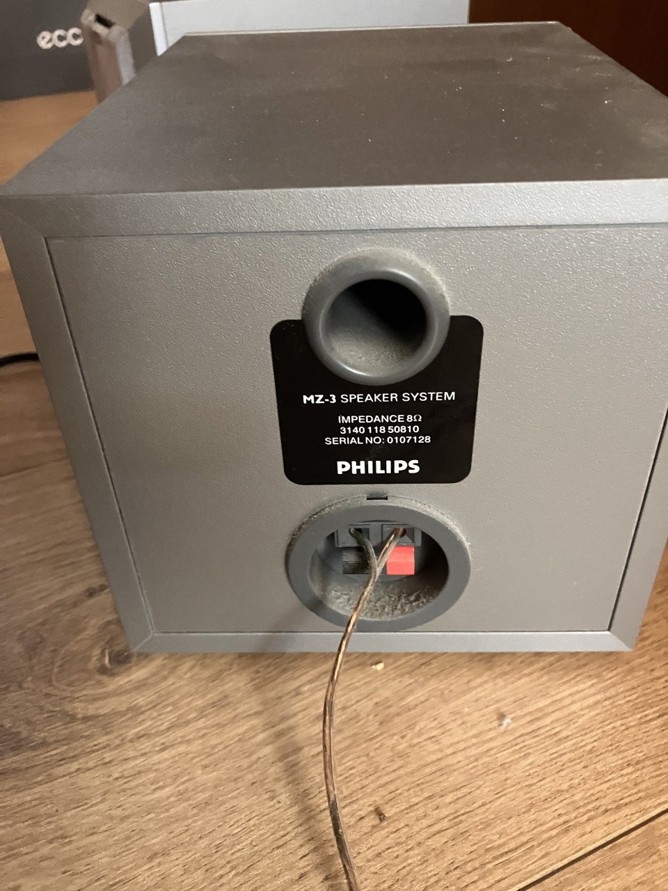 Te koop: Philips MZ3 mini radio/CD speler + speakers
