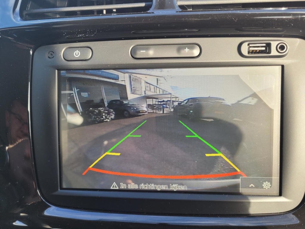 Dacia Spring comfort plus (orange pack) 27 kwh slechts 130km btw auto