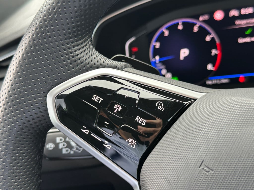 Volkswagen Tiguan 1.5 tsi 150pk dsg r-line | black style | leder | trekhaak