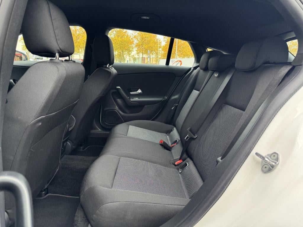 Mercedes-Benz Cla shooting brake 180 automaat, nl-auto!