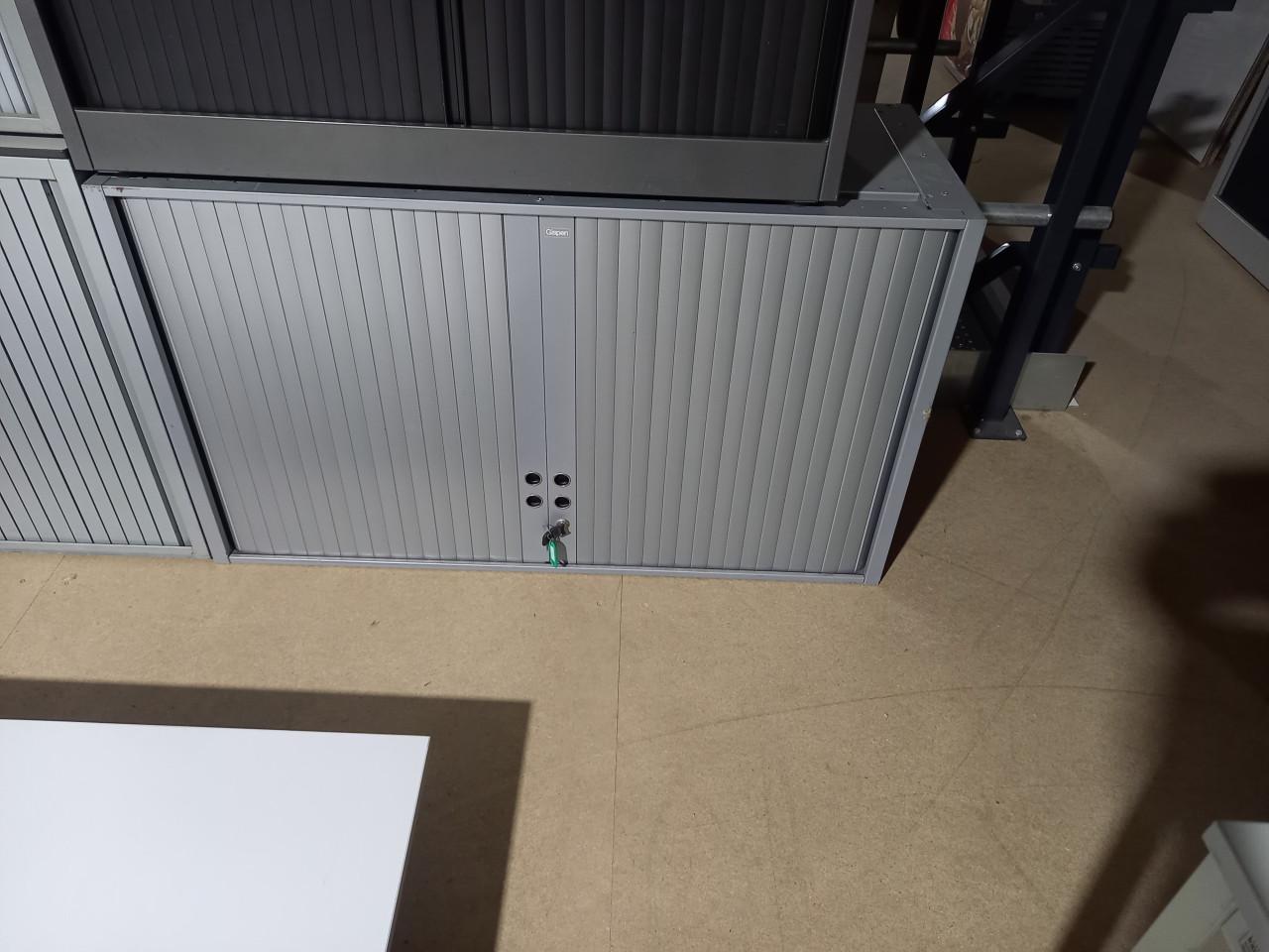 Metalen kast roldeurkast