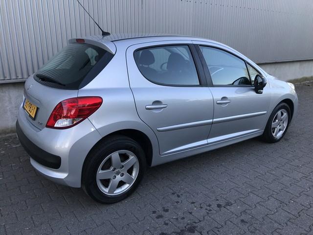 Peugeot 207 1.4 - v e r k o c h t