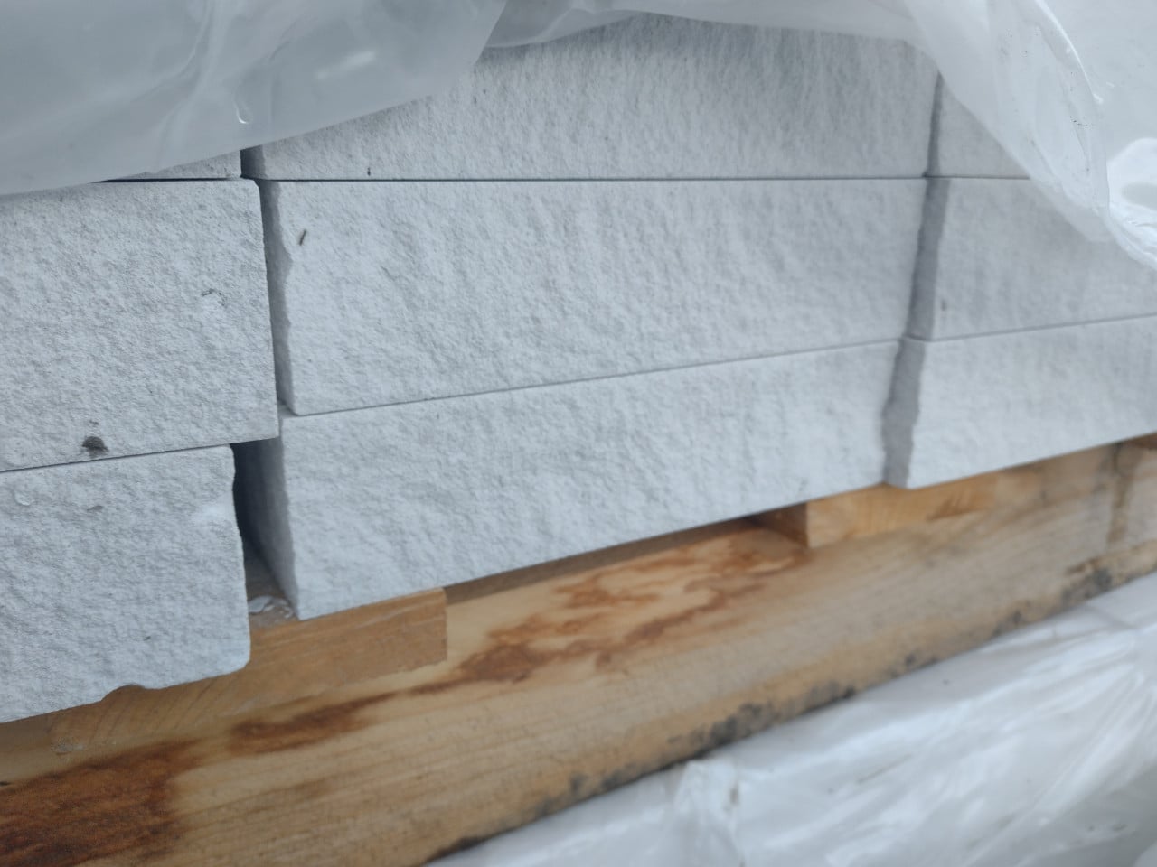 KZK Breuksteen WF Geïmpregneerd Wit Kop – ca. 900 stuks