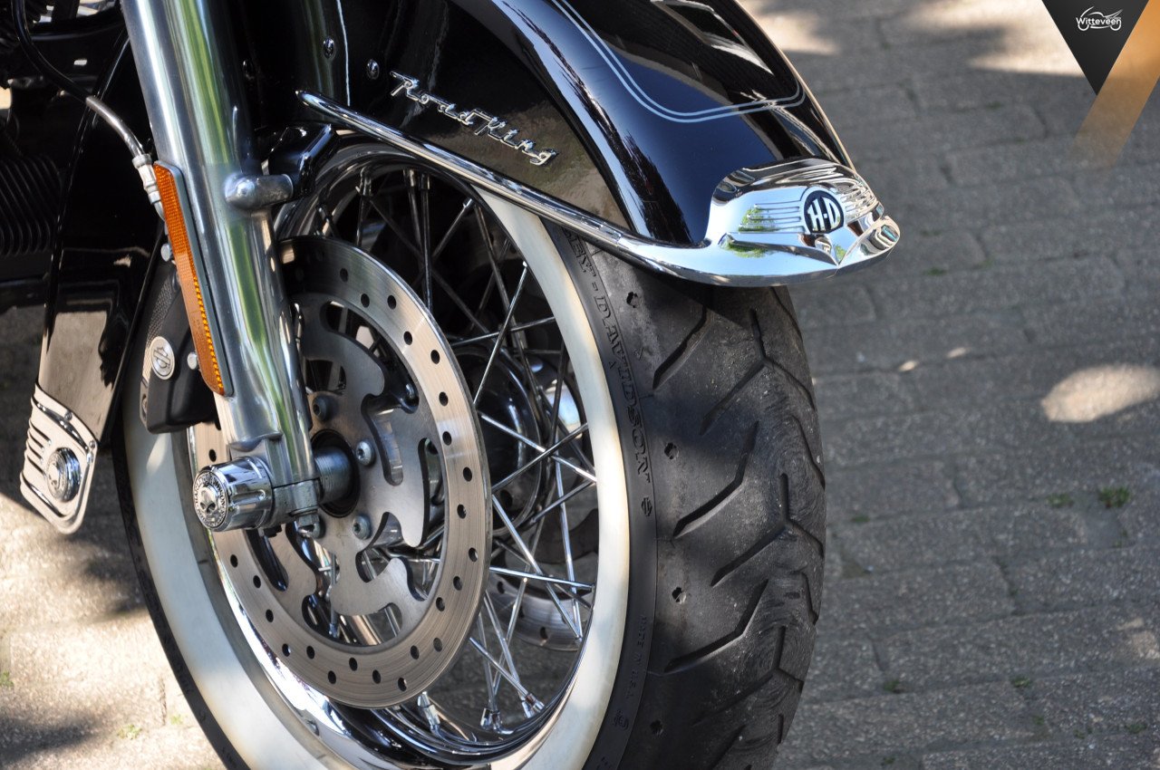 Harley Davidson FLHRC Road King Classic ABS Hele volle motor