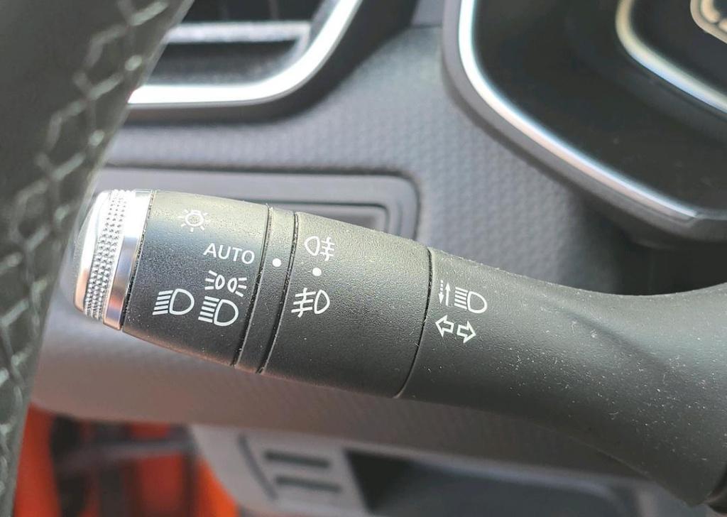 Renault Clio 1.0 tce 100 intens