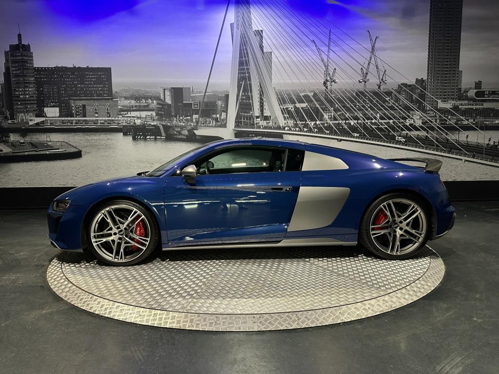 Audi R8 5.2 performance quattro 620pk *btw*b&o*keramisch*bucket seats*carbo