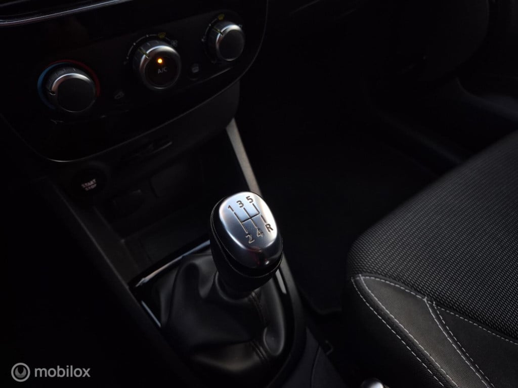 Renault Clio 0.9 tce zen / 1e eigenaar / dealeronderhouden / trekhaak / air