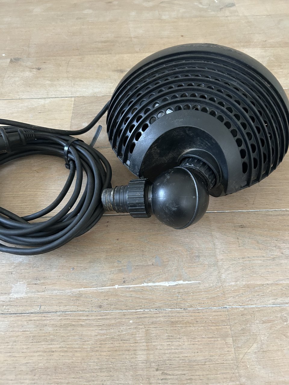 Te koop oase aquamax 5500 sterke en zuinige Vijverpomp en 5500 lpu
