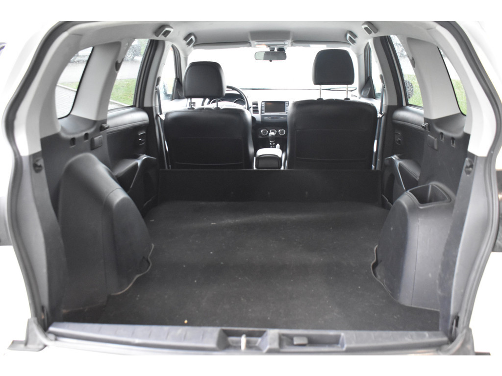 Mitsubishi Outlander outlander 2.2 di 4wd geel kenteken leder, navi, camera