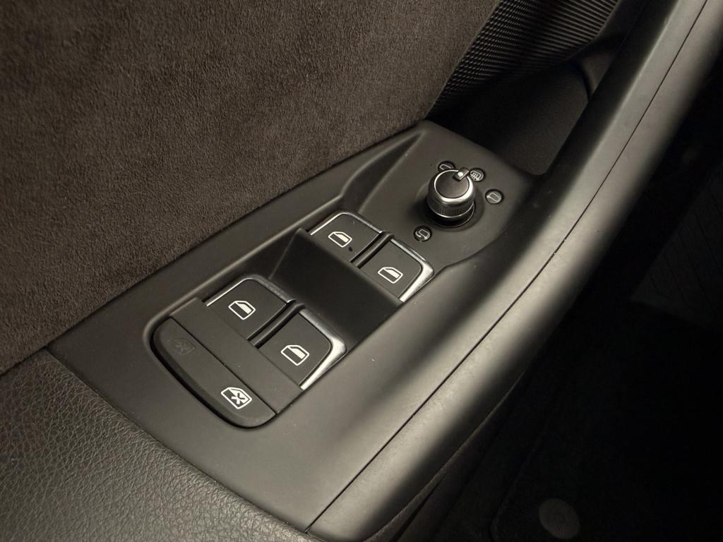 Audi Q3 2.0 tfsi quattro | pano | navi | led | stoelverwarming | bluetooth 