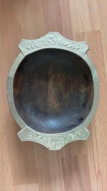 Vintage Houten Schaal met Gedecoreerde Tinnen Handvatten