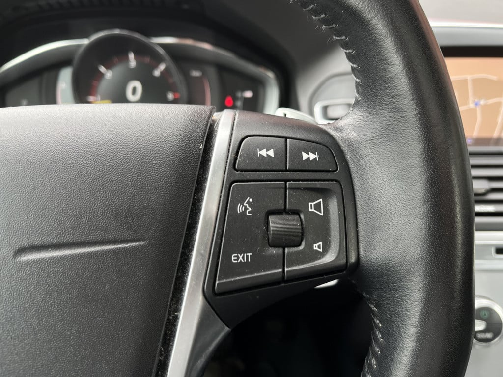 Volvo XC60 2.0 d4 fwd polar+ aut | leer | pano | zeer lage km. stand!