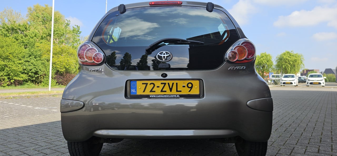 Zuinige TOYOTA AYGO Aspiration Bj. 2013 / NL AUTO / NAP / 3 mnd GARANTIE !